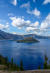 Beautiful scenery at Crater lake. Wizard island © Judit