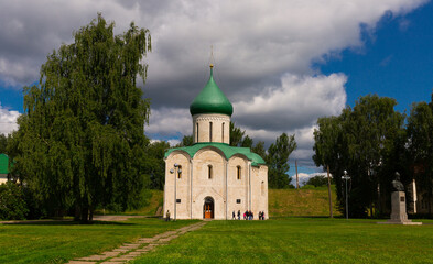 Fototapeta na wymiar View of Spaso-Preobrazhensky cathedral in Pereslavl-Zalessky, Russia