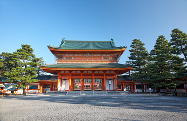 Naklejka premium Main gate (Otenmon) of the Heian Jingu Shrine. Kyoto. Japan