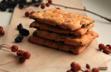 delicious crunchy cookies cracker with raisins