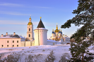 Fototapeta na wymiar Tobolsk Kremlin in winter. The Eastern wall, the dome of St. Sophia-assumption Cathedral in the first capital of Siberia