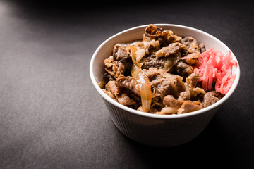弁当 牛丼 持ち帰り 日本 横