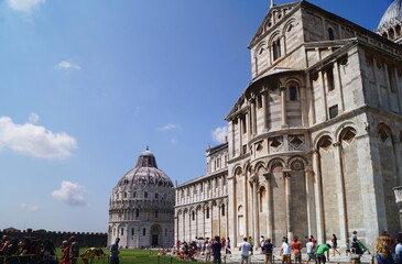 Fototapeta premium Baptistery and Cathedral in Miracles squarei in Pisa Tuscany, Italy