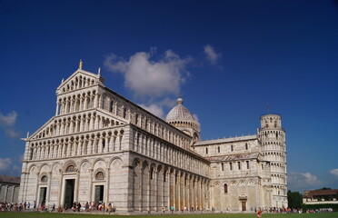 Fototapeta na wymiar Cathedral and leaning tower of Pisa, Tuscany, Italy