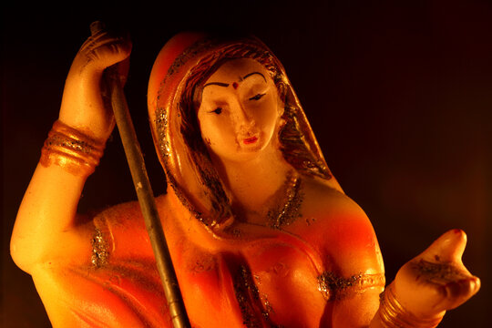 Meera redha Statue