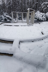 Park Śląski pokryty śniegiem. Kolumienki Świątyni Petrycha © Miroslaw