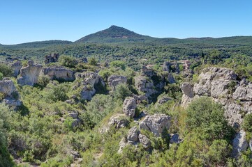 cirque de dolomites de Mourèze dans l'Hérault