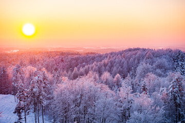 Zima śnieg zachód słońca las kaszuby wieżyca
