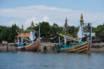 Indonesia Bali Negara - Pantai Pengambengan - Wooden fishing boats in Bugis style