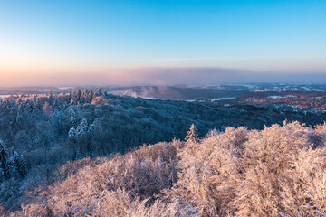 Fototapeta Zima śnieg zachód słońca las kaszuby wieżyca obraz