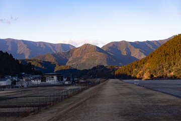 山