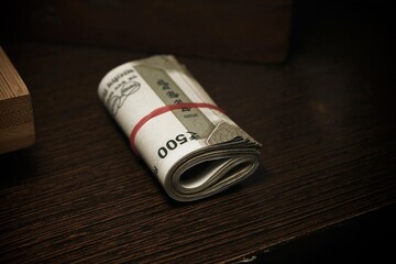 roll of five hundred Indian rupees 