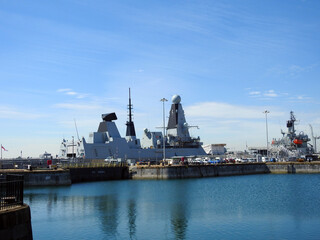 Obraz premium Fighting ship in the marina