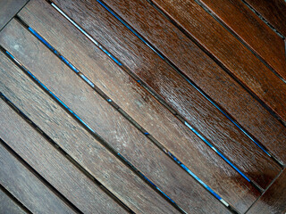 Paint a wooden table by yourself