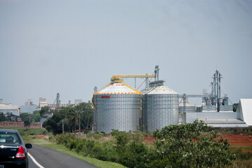 grain silos in the countryside © FABIANO FERRARI