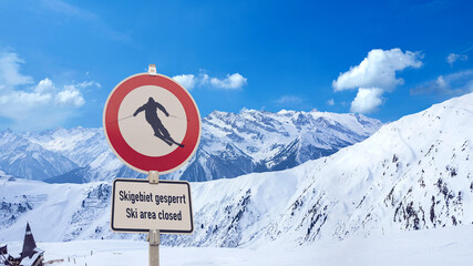 Skigebiet in Österreich wegen Corona covid-19 gesperrt