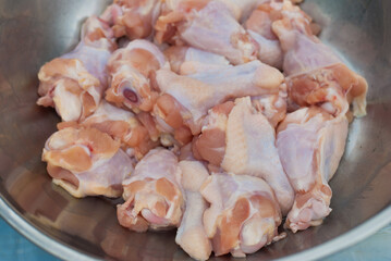 Fototapeta na wymiar raw chicken wings