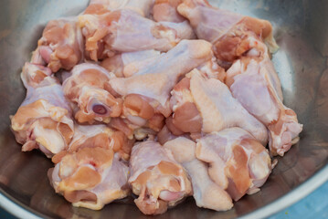 raw chicken wings