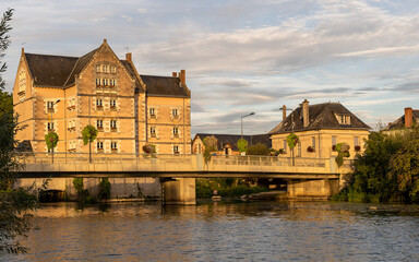 Obraz premium castle Veigné in the evening Veigné