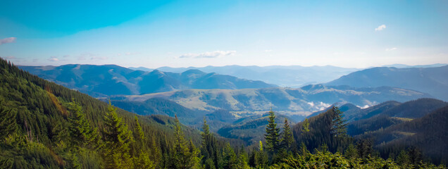 Fototapeta na wymiar Mountain panorama in the Carpathians