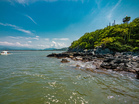playa de ixtapa y zihuatanejo mexico. 