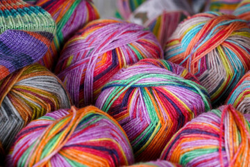 Bunte Wollknäuel