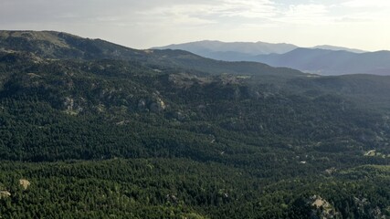 Fototapeta na wymiar vue aérienne du massif du Carlit et des lacs des Bouillouses
