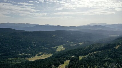 vue aérienne du massif du Carlit et des lacs des Bouillouses