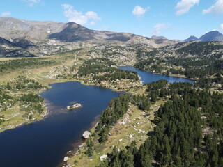 Fototapeta na wymiar vue aérienne du massif du Carlit et des lacs des Bouillouses