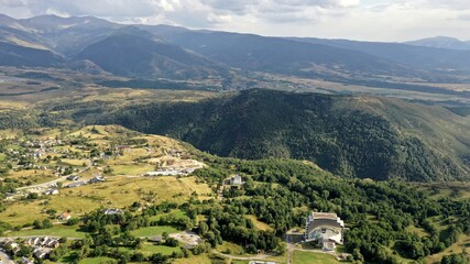 station de montagne de Font-Romeu et four solaire d'Odeillo