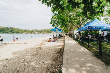 Naklejka premium Walkway near the tallebudgera campsite
