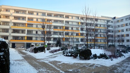 Fototapeta na wymiar A modern residential area on a frosty winter morning.