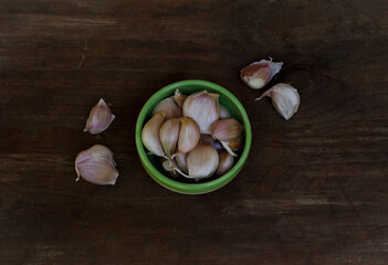 top view garlic on rustic wood