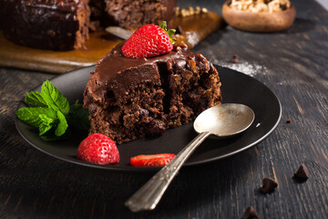 Fototapeta na wymiar cake with chocolate and strawberry pieces