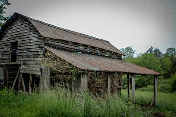 old abandoned barn 