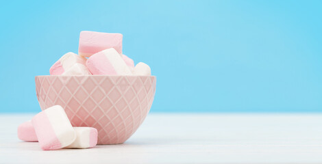 Colorful marshmallow in bowl