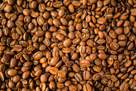 たくさんのコーヒー豆の背景素材