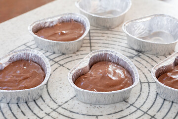 バレンタイン向け　ハート型のチョコレートマフィン作り