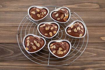 バレンタイン向け　ハート型のチョｋレートマフィン