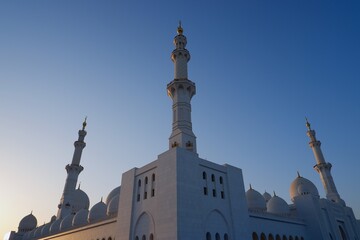 Fototapeta na wymiar Abu Dhabi's Sheikh Zayed Grand Mosque