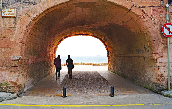 Playa y pueblo de Altafulla, Tarragona, Catalunya, Espa&ntilde;a, Europa