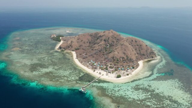 Drone Towards Kanawa Island