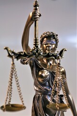 Fototapeta na wymiar statue of justice