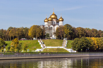 Fototapeta premium church in the park