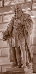 VIENNA, AUSTIRA - OCTOBER 22, 2020: The statue of Leonardon da Vinci in front of Kunstlerhaus...