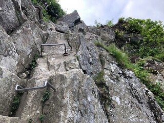 Zdjęcia prezentujące widoki g&oacute;rskie.