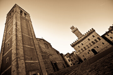palazzi di Montepulciano virati al seppia - Toscana