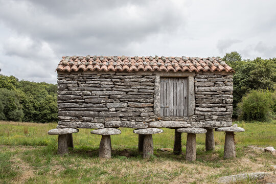 
typical Galician H&oacute;rreo.
Stone construction to store food during winter