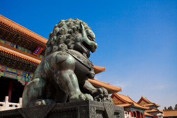 Naklejka premium The Imperial Palace lion statue close-up