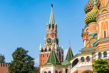 Fototapeta na wymiar the clock tower in the kremlin moscow russia